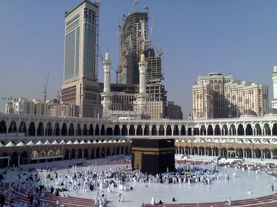 The_Holy_Mosque_in_Mecca_w.webp