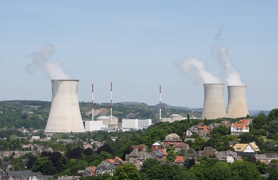 Das Atomkraftwerk Tihange bei Huy, Belgien.