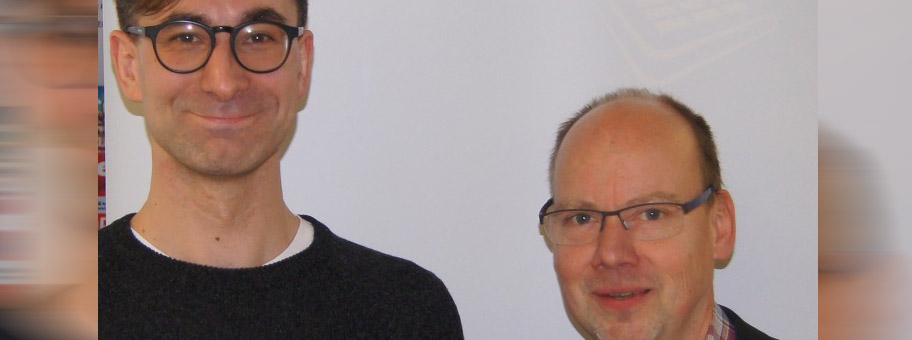 Autor Tijan Sila und Verleger Ulrich Wellhöfer (rechts).