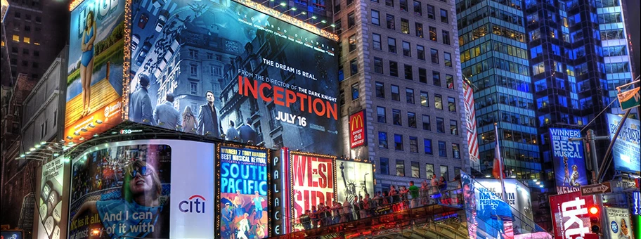 Kinowerbung am Time Square in New York für den Film «Inception» von dem US-Regisseur Christopher Nolan.