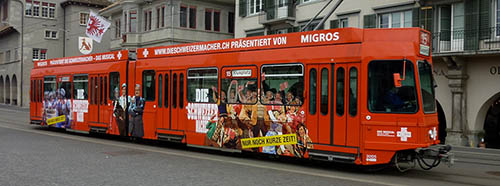 Tram zum Theaterstück Die Schweizermacher.
