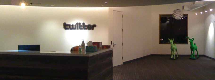 Empfangstheke von Twitter in San Francisco, USA.