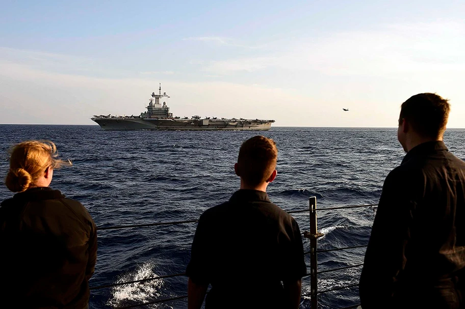 Europäische Luftangriffe auf den IS - der französische Flugzeugträger Charles de Gaulle im östlichen Mittelmeer, Oktober 2016.