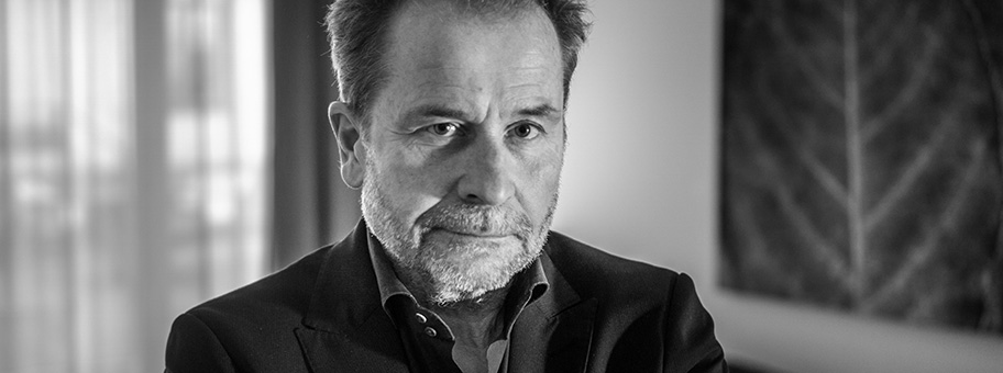 Lässt in seiner neuesten Doku tief in die Keller der Österreicher blicken. Ulrich Seidl in Oslo - März 2015.