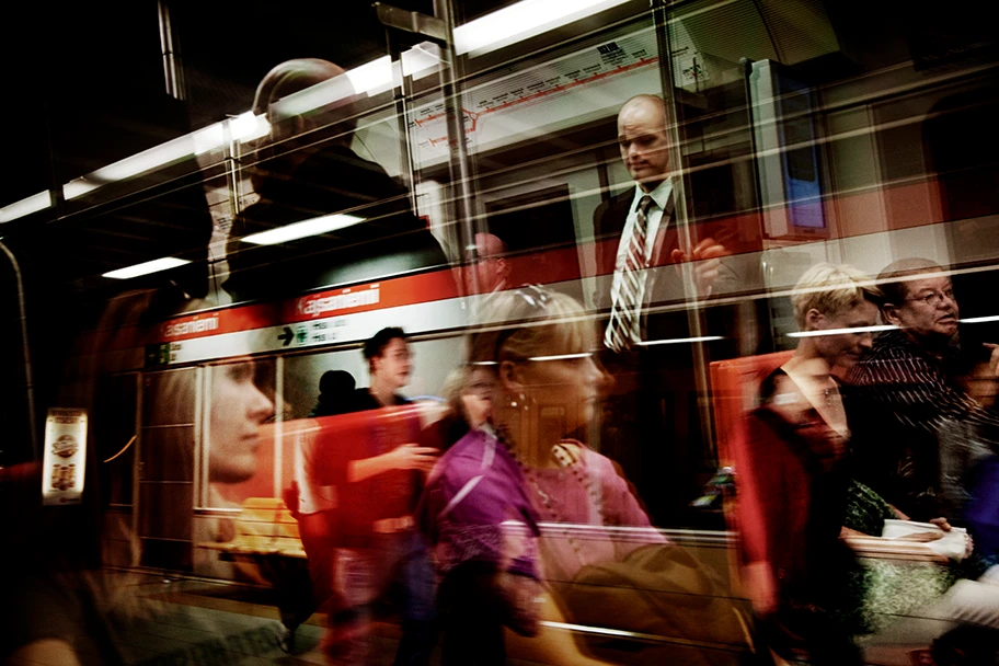 Fahrt in der U-Bahn.