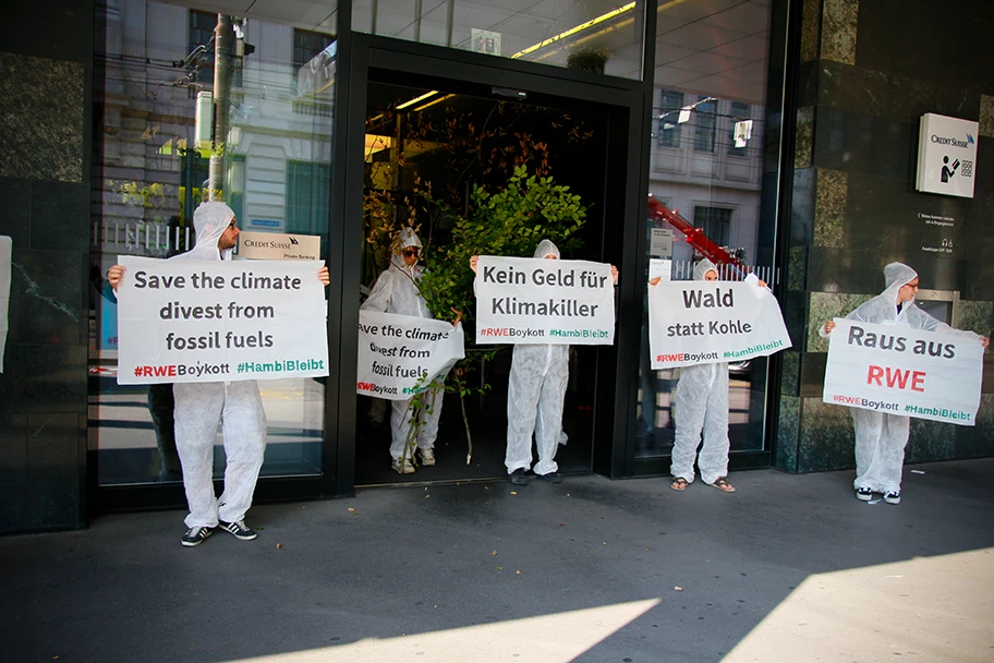 Aktion gegen Credit Suisse in Basel.