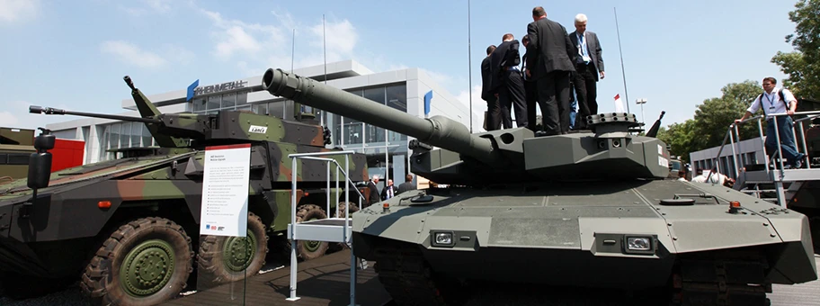 Leopard 2 Panzer der neuesten Generation auf dem Gelände der Rheinmetall.