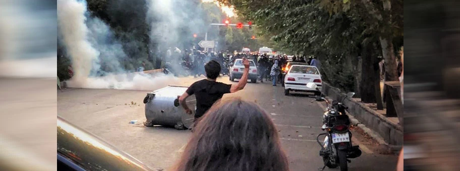 Proteste in Teheran auf dem Keshavrz Boulvard am 20. September 2022.