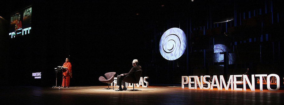 Vandana Shiva, eine der Hauptvertreterinnen der ökofeministische Theorie, hier in Porto Alegre, Mai 2012.