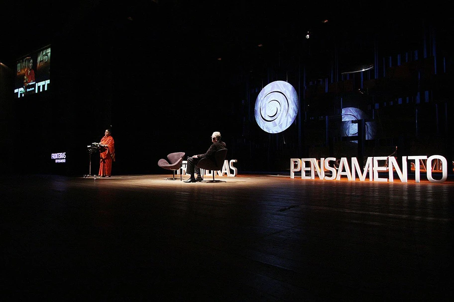 Vandana Shiva, eine der Hauptvertreterinnen der ökofeministische Theorie, hier in Porto Alegre, Mai 2012.