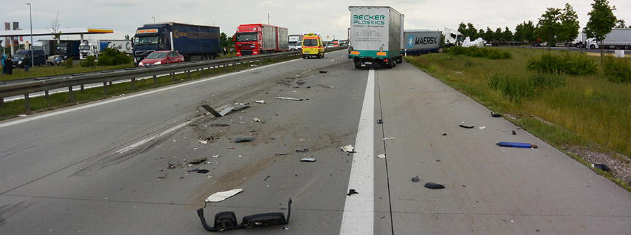 Verkehrsunfall auf der Autobahn 14 in Höhe der Raststätte Muldental.