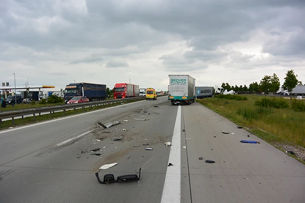 Verkehrsunfall auf der Autobahn 14 in Höhe der Raststätte Muldental.