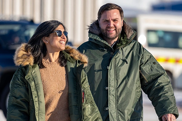 JD Vance mit seiner Frau Usha bei seinem Ausflug nach Grönland, 28 März 2025.