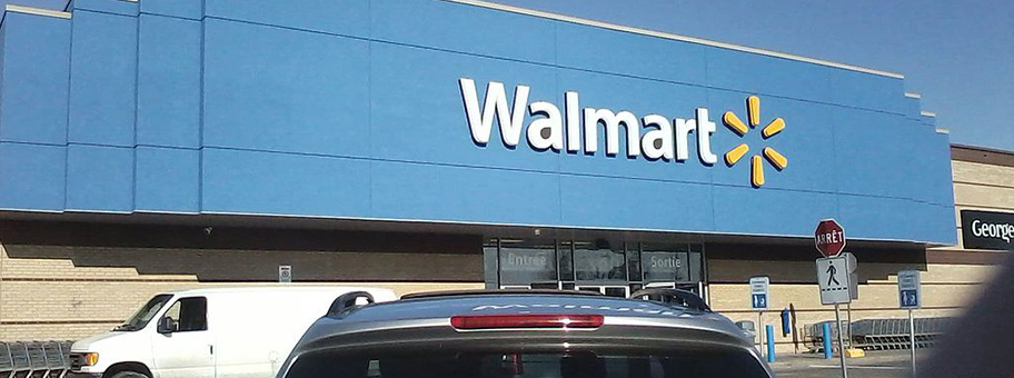 Walmart Einkaufszentrum in Pincourt, Quebec, Kanada.