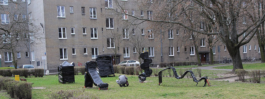 Geschlossener Spielplatz während der Coronakrise in Warschau, März 2020.