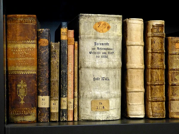 Analoge Bücher sind auch noch lesbar, wenn der Verkäufer pleite ist.