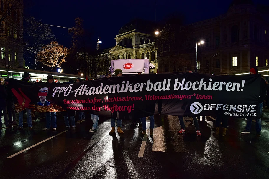 Anti-Akademikerball-Demo der Offensive gegen Rechts am 30. Jänner 2015.