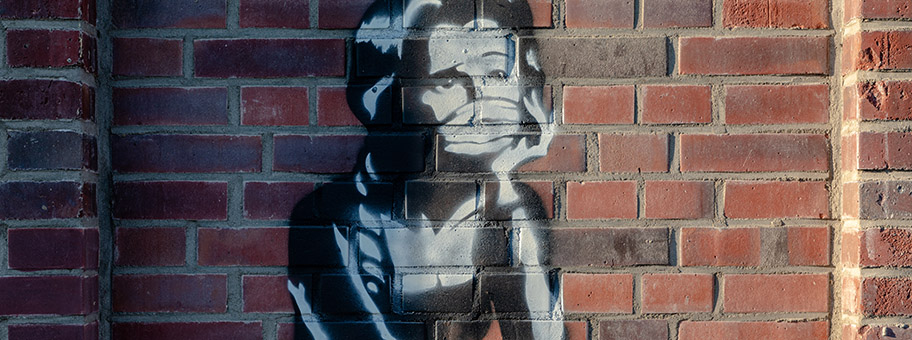 Graffiti am Wolfgang-Borchert-Theater im Hafen von Münster, Nordrhein-Westfalen, Deutschland.