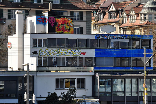 Bestztes Haus an der Seestrasse in Zürich-Wollishofen.