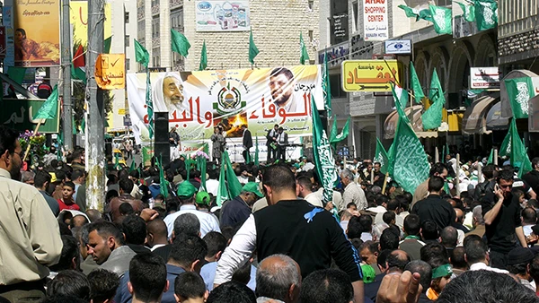 Wahlkampfplakat der Hamas mit ihren toten Vorbildern Yasin und Rantisi an einer Veranstaltung in Ramallah, März 2007.