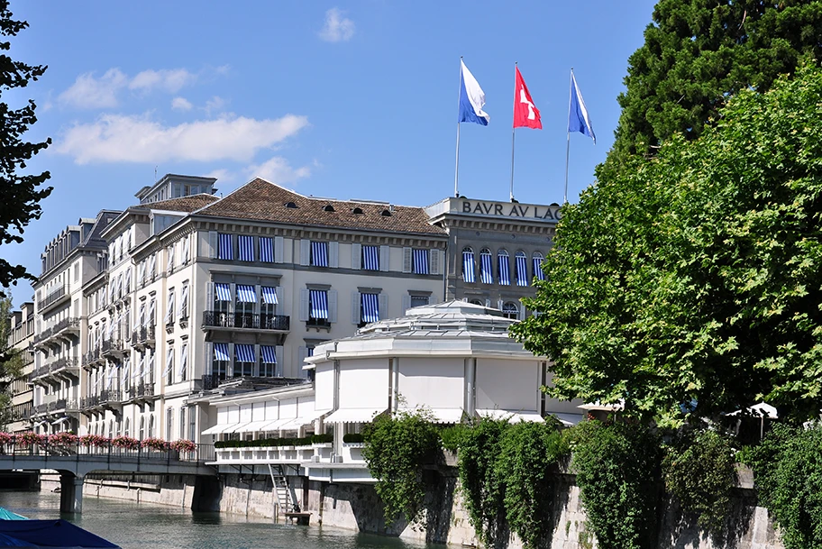 Das Luxushotel Hotel Baur au Lac am Schanzengraben in Zürich.