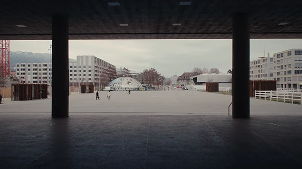Der legendäre Gaskessel (Coupole) in Biel mit seiner neuen Umgebung.