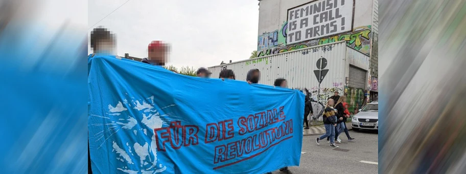 Kundgebung beim Autonomen Zentrum in Wuppertal.