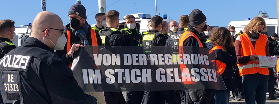 Blockade des Regierungsviertels in Berlin durch Aktivist:innen, 18. März 2022.