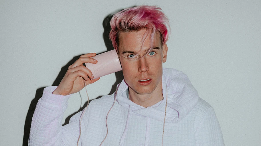 Interview mit CONNY über Arbeitsmaschinen, Sexismus, Instagram und Upcycling