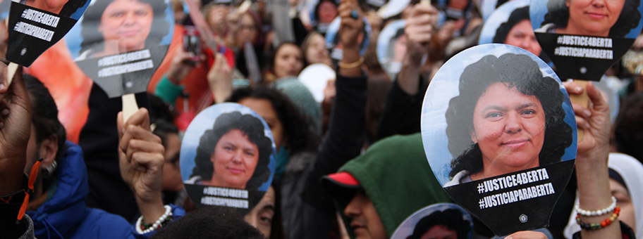 Demo in Solidarität mit Berta Cáceres, New York, 17.3.2016.