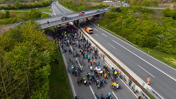 Fahrraddemonstration gegen die A39 am 21. April 2024.