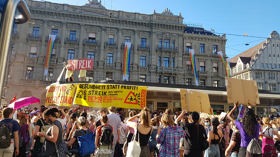 Frauenstreik Demo in Zürich 2021