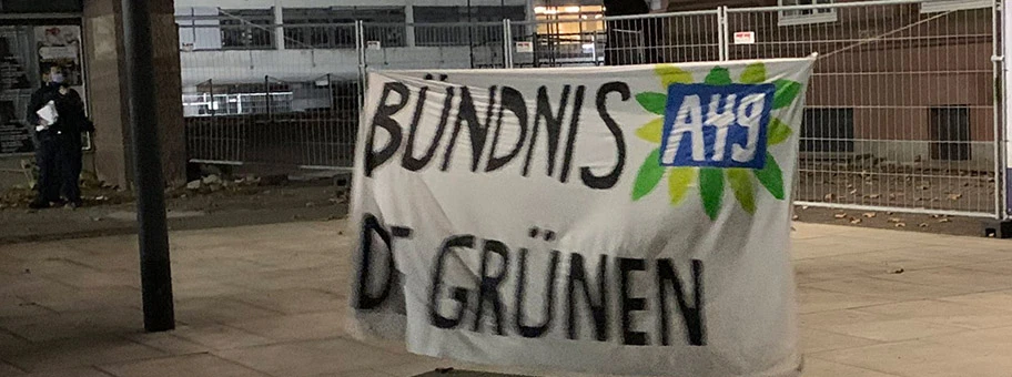 Transparent während der Aktion in Freiburg, November 2020.