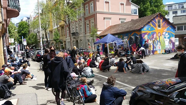 Zeichnung von der Gartenstrasse 19 in Freiburg.