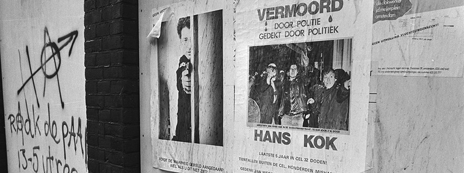 Plakat nach dem Tod des Punk-Bassisten Hans Kok in Amsterdam, November 1985.
