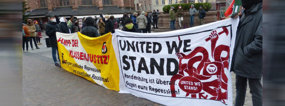 Kundgebung auf dem Heidelberger Marktplatz 28. November 2020 im Rahmen des dezentralen Aktionstags der Kampagne „Gemeinschaftlicher Widerstand“, die sich gegen die anhaltende massive Kriminalisierung der Proteste gegen den G20-Gipfel 2017 in Hamburg richtet.