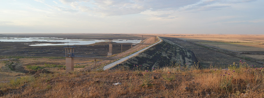 Der Hesekê-Damm bei Rojava.
