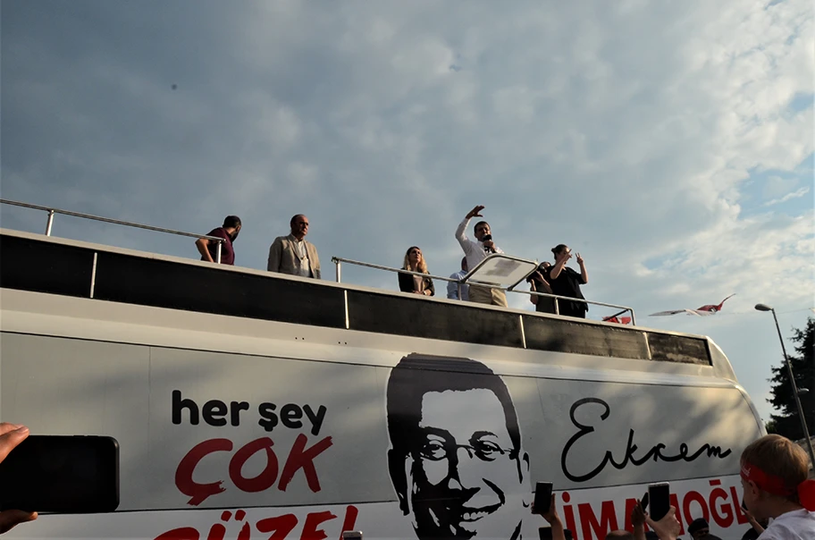 Der neue Bürgermeister von Istanbul, Ekrem Imamoğlu von der Republikanischen Volkspartei (CHP), auf Wahlkampftour in Silivri, Juni 2019.