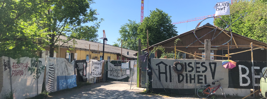 Das besetzte JuchAreal in Zürich.