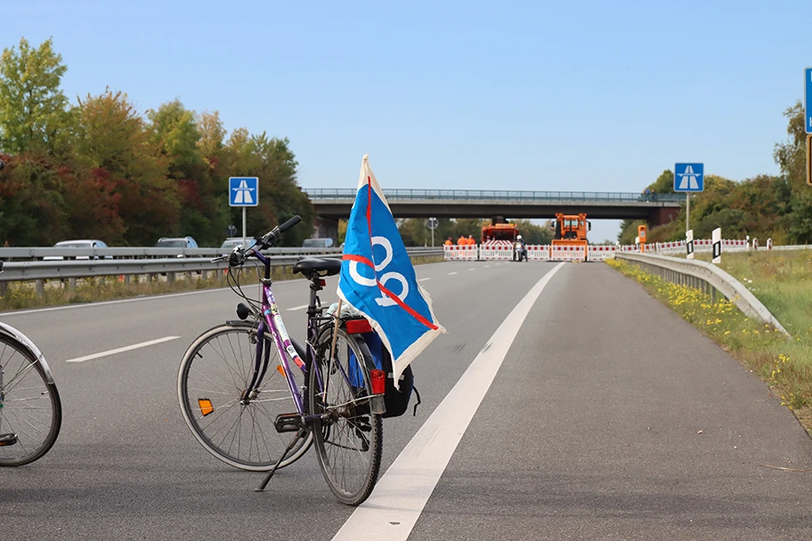 Fahrraddemo in Lüneburg auf der geplanten A39.