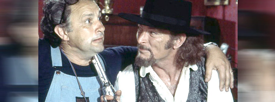 Der US-amerikanische Film- und Fernsehschauspieler Lee van Cleef (rechts), August 2010.