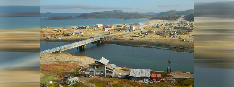 Der Dreh- und Angelpunkt des Films - das Haus am unteren Bildrand in einer kleinen Bucht an der Barentssee in Russland.