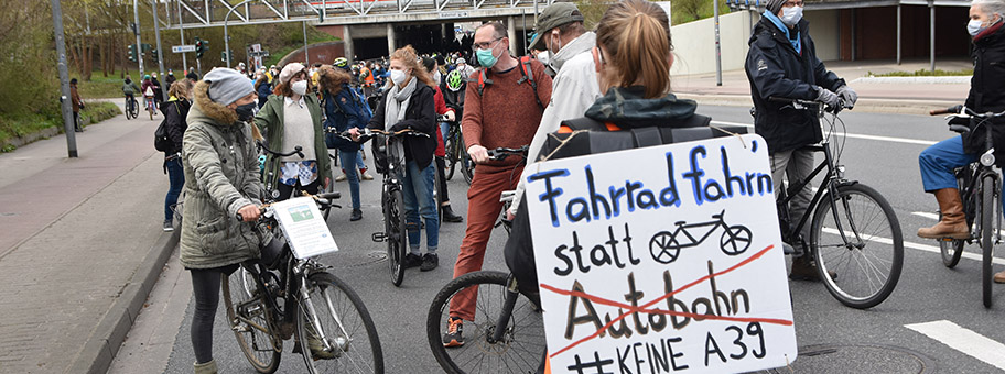 Fahrraddemo «Keine A39 - Verkehrswende jetzt in Lüneburg!», 17. April 2021.