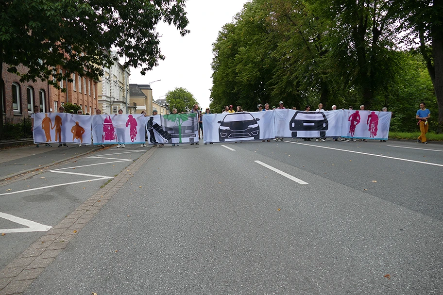 Aktion auf der Schiessgrabenstrasse in Lüneburg am 17. September 2023.