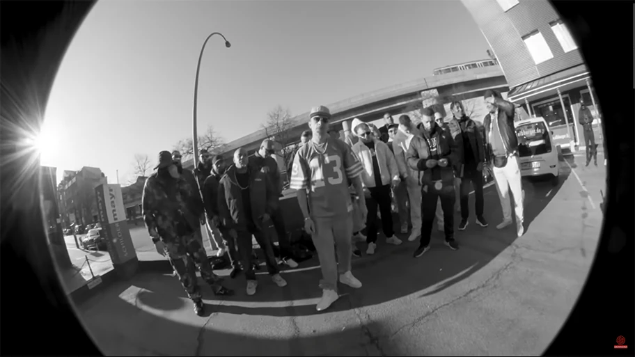 Megalodon-Remix: Bissu Dumm?