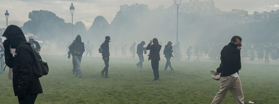 Seit Monaten toben in Frankreich die Kämpfe gegen das neue Arbeitsgesetz, das die Regierung Hollande per Dekret durchdrückte.