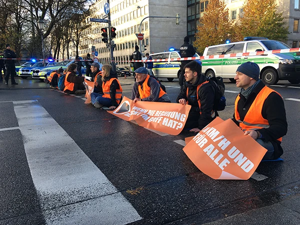 Strassenblockade in München am 21. November 2022.
