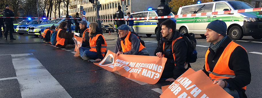 Strassenblockade in München am 21. November 2022.