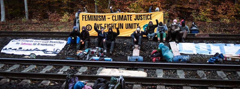 Schienenblockade des Kohlekraftwerks Neurath am 5. November 2021.