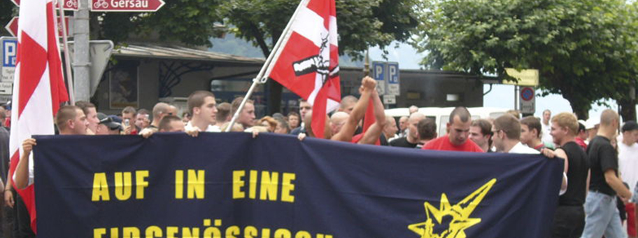 PNOS-Führungsriege in Brunnen am 1. August 2005.